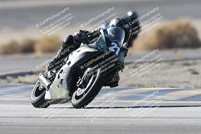 media/Dec-05-2025-CVMA Friday Practice (Fri) [[303bad9a84]]/4-Racer 4-Trackday 1/Session 2 (Turn 14)/